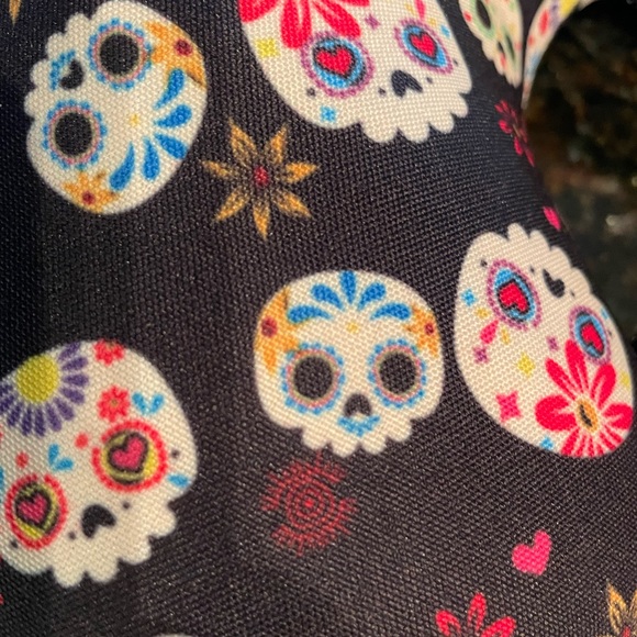 Travel Neck Pillow with Skull Design - Picture 3 of 3